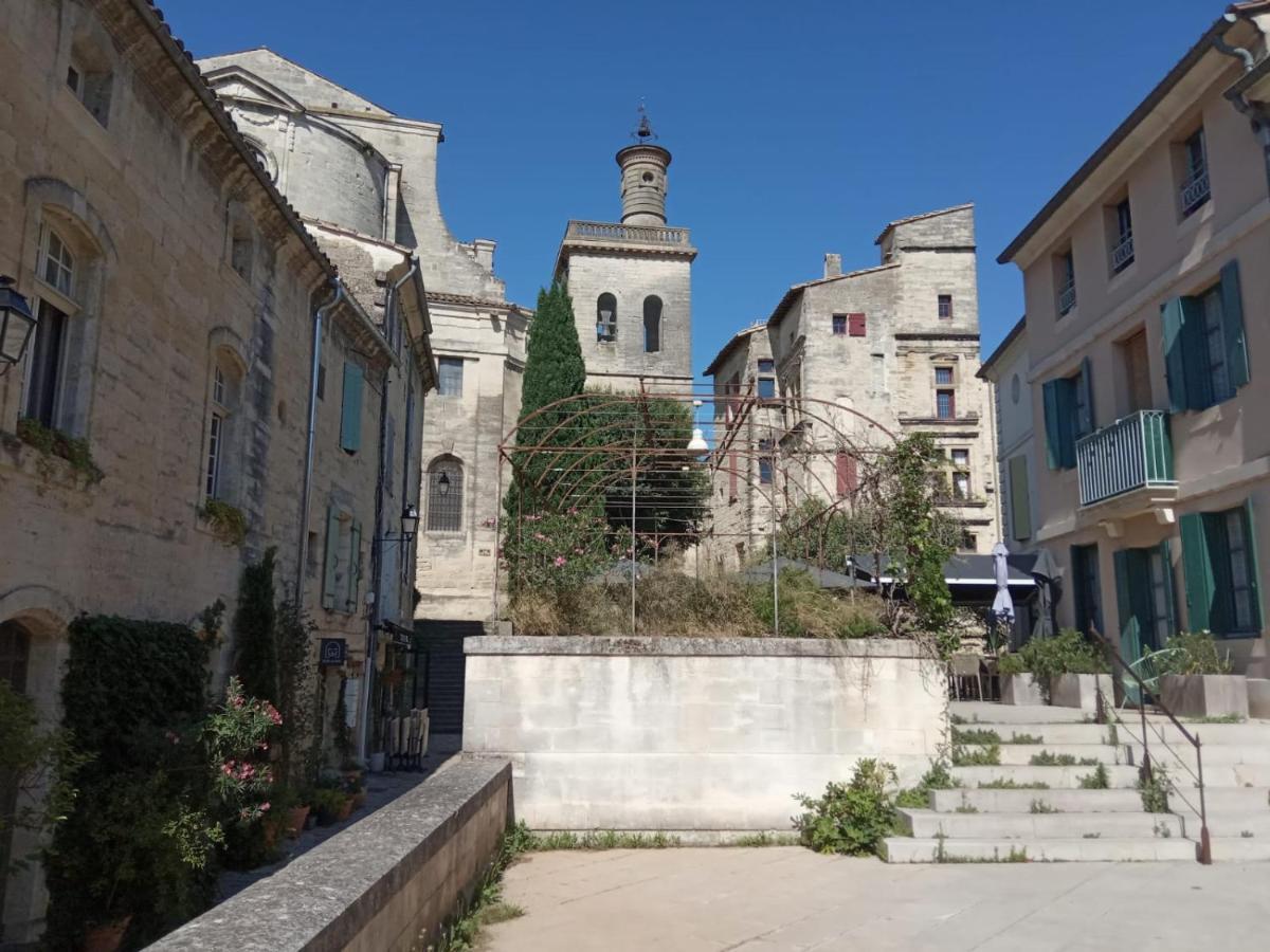 Proche Uzes Petit Gite Avec Grande Cuisine D'Ete Et Piscine Saint-Siffret Экстерьер фото