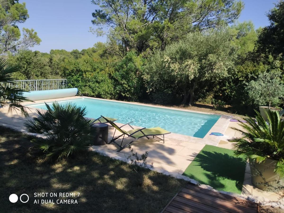Proche Uzes Petit Gite Avec Grande Cuisine D'Ete Et Piscine Saint-Siffret Экстерьер фото